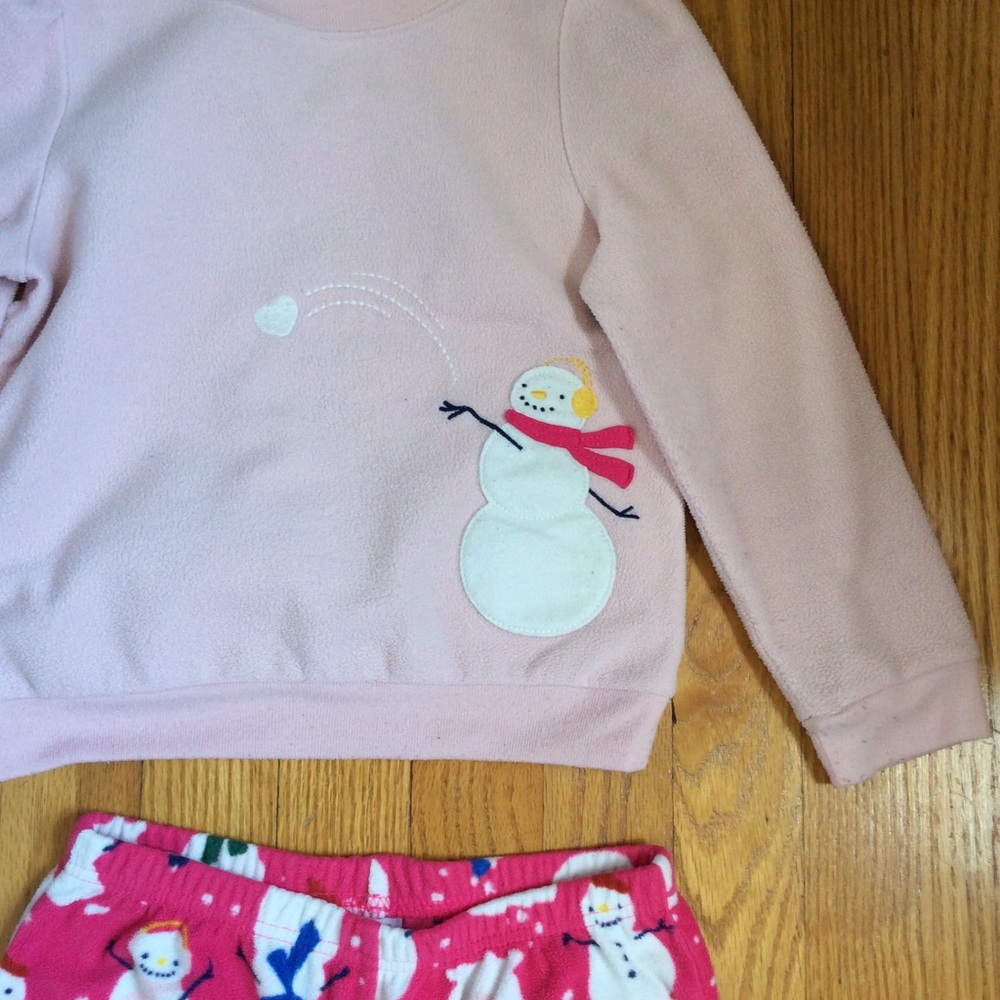 Carter’s pajamas - Picture 2 of 4
